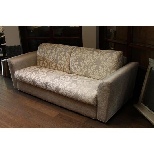 SA kanape vendegagy kinyithato elegans klasszikus mediterran mintas karpitos butor kanape nappali indas minta ezust pezsgo krem.jpg